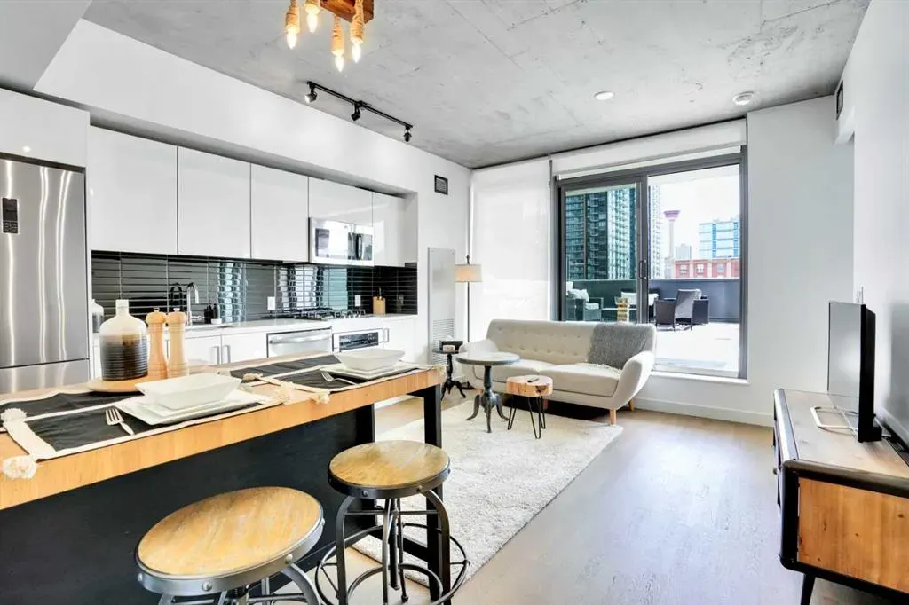1010 6 Street SW, #206