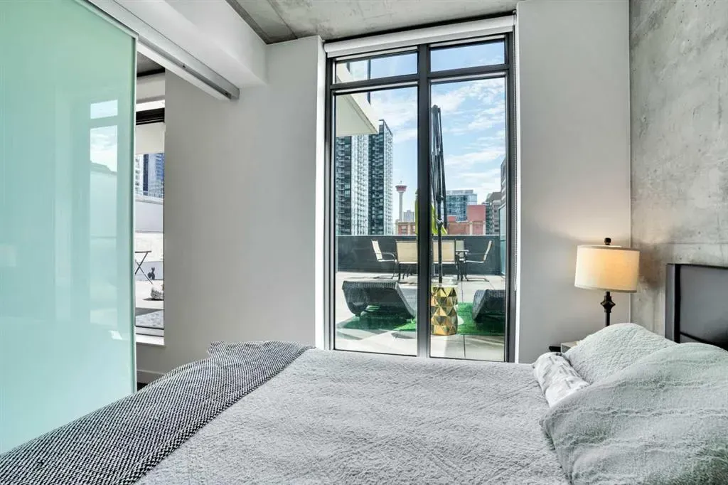 1010 6 Street SW, #206