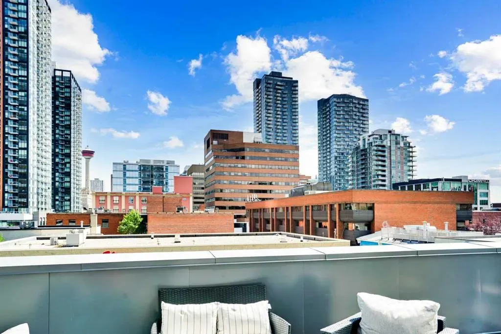 1010 6 Street SW, #206