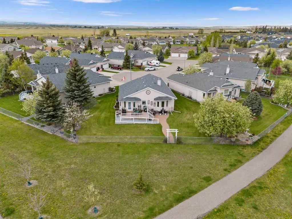 310 Riverside Garden NW