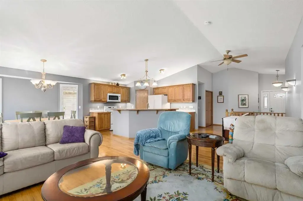 310 Riverside Garden NW
