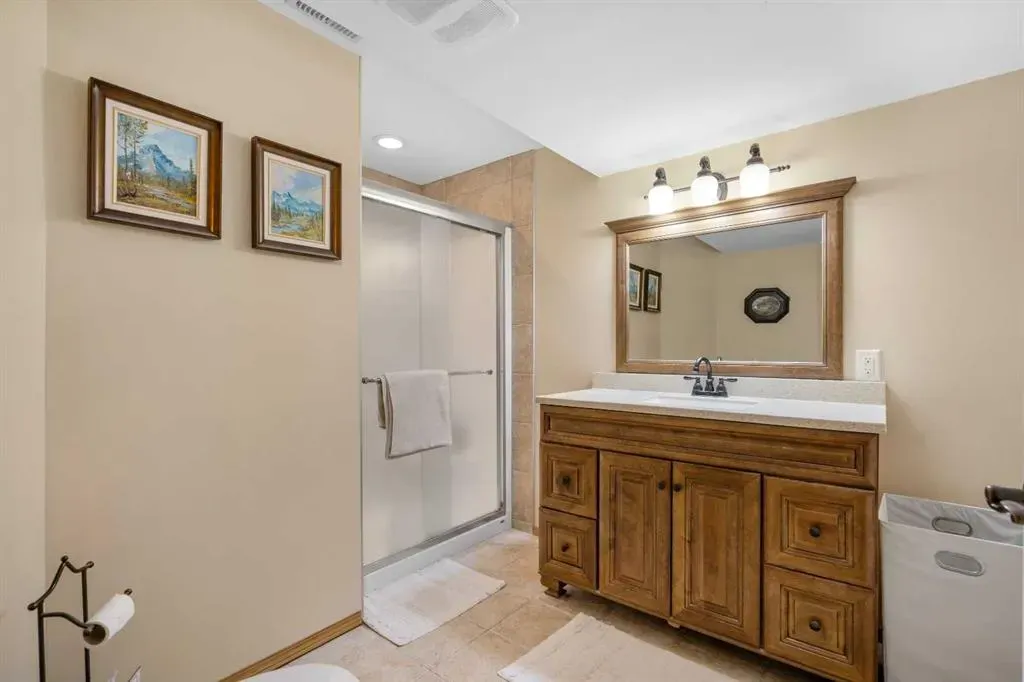 310 Riverside Garden NW