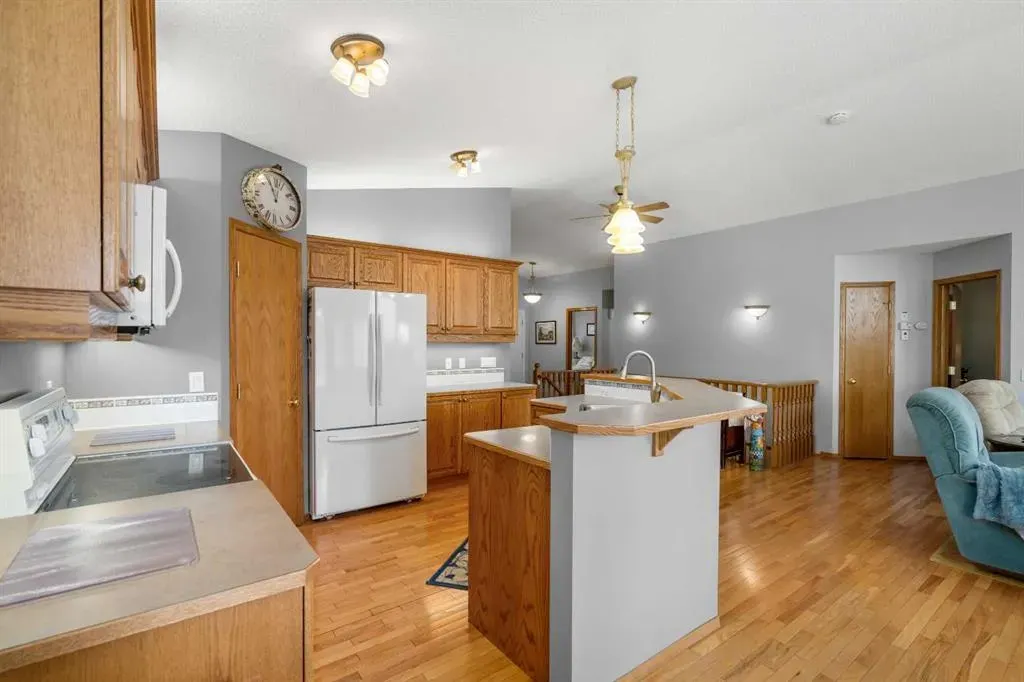 310 Riverside Garden NW