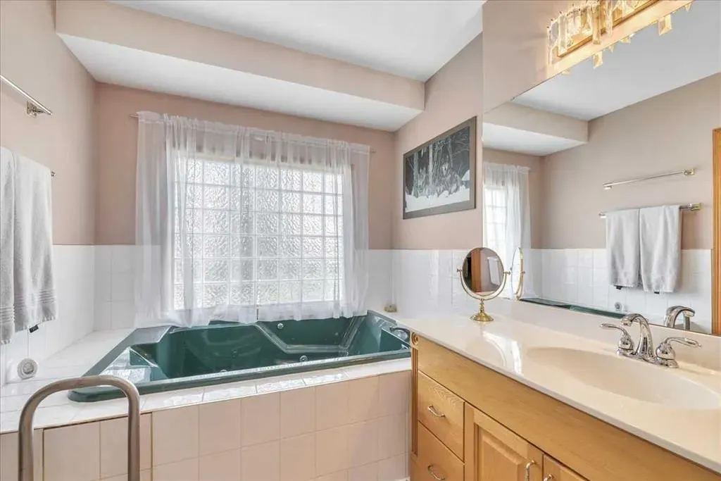 14 Grande Point Estates