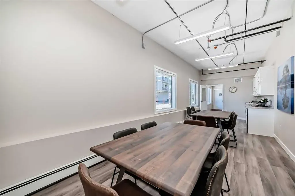 404 1 Avenue SE, #206