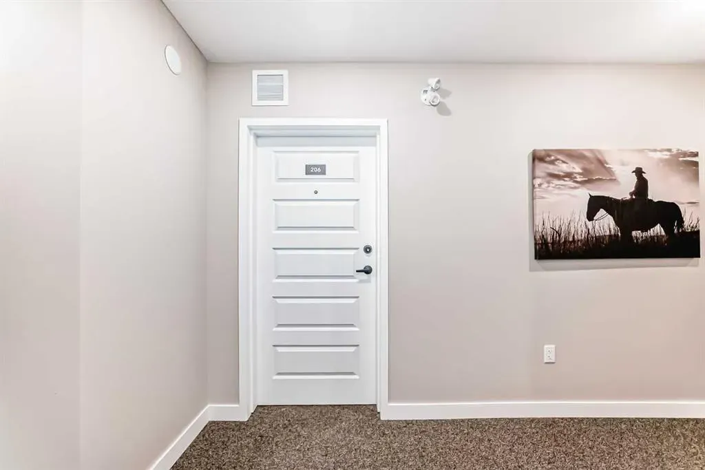 404 1 Avenue SE, #206