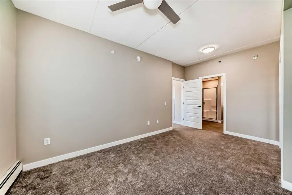 404 1 Avenue SE, #206