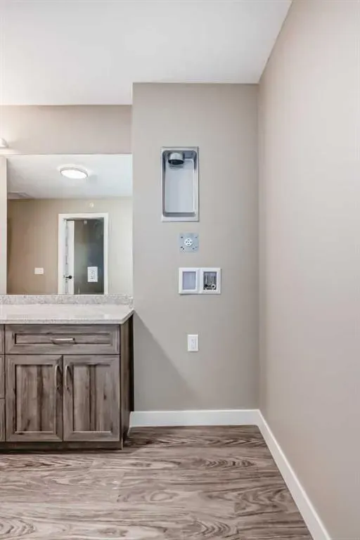 404 1 Avenue SE, #206