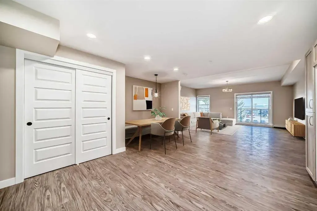 404 1 Avenue SE, #206