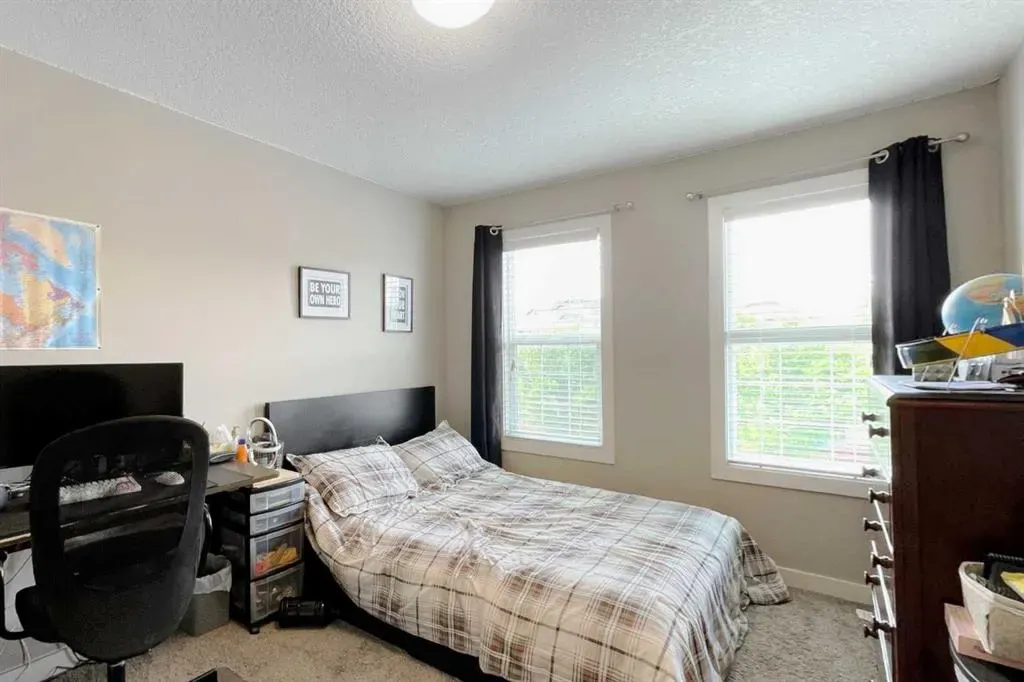 19 Mount Rae Heights