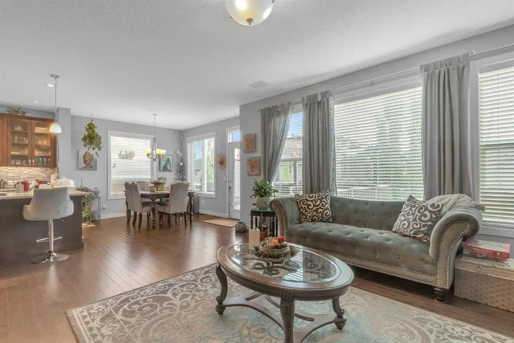 19 Mount Rae Heights