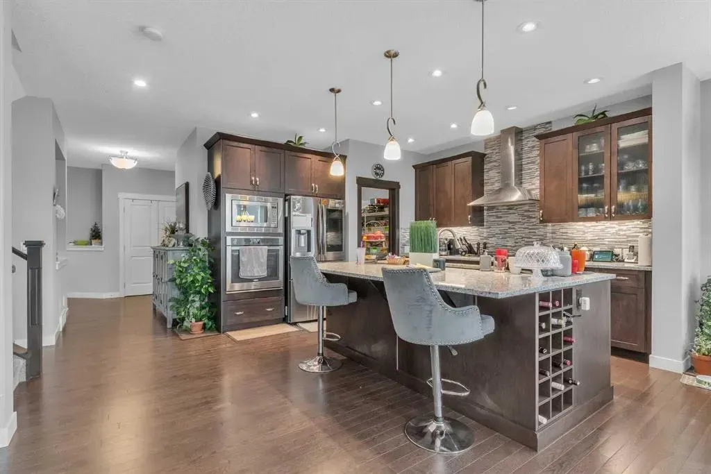 19 Mount Rae Heights