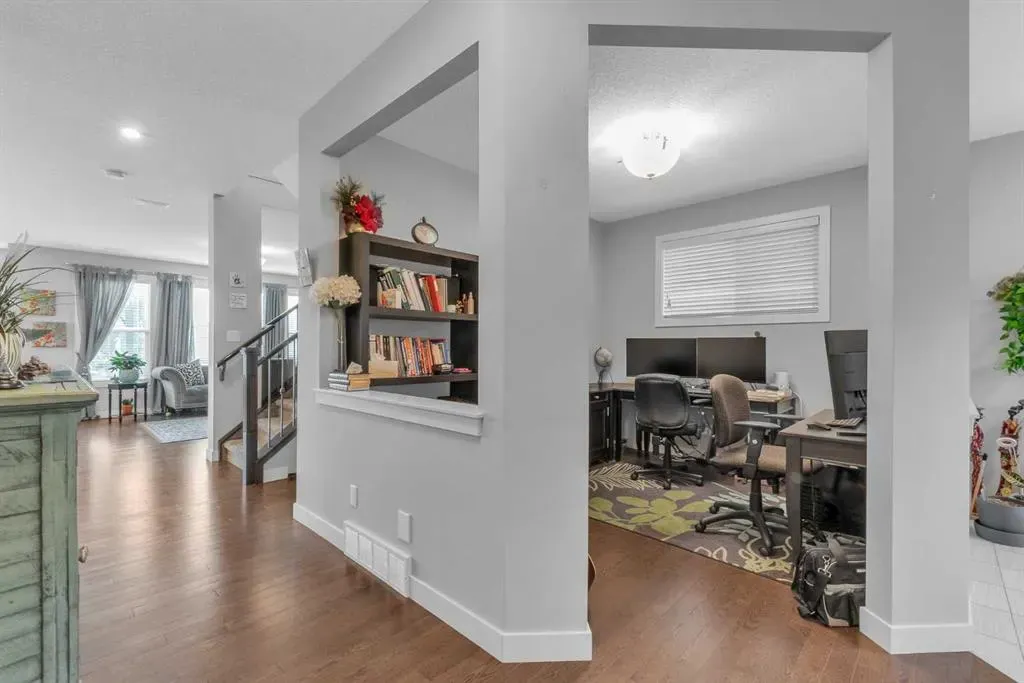 19 Mount Rae Heights