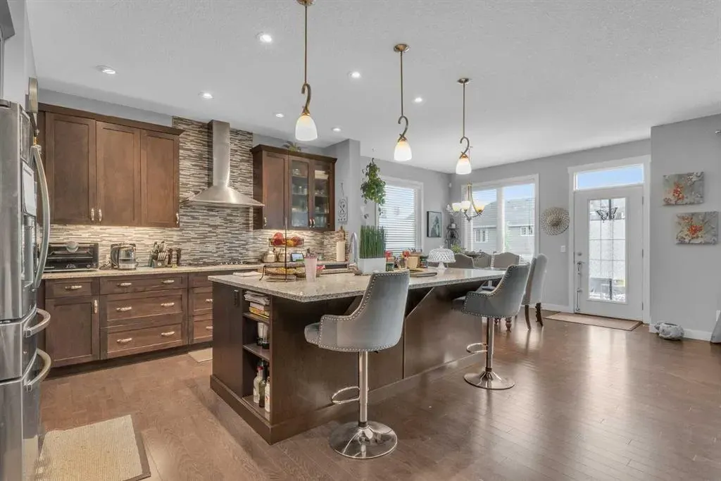 19 Mount Rae Heights