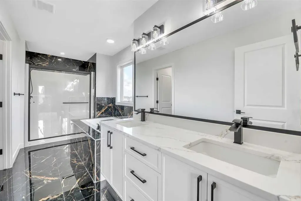 17 Lakes Estates Circle