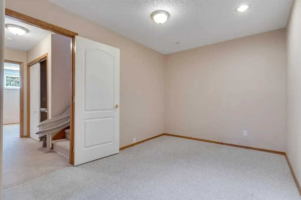 48 Tuscany Village Court NW