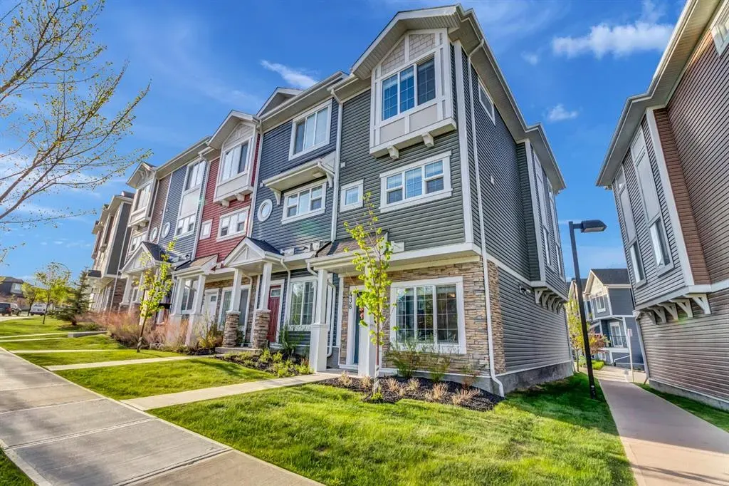 438 Nolan Hill Boulevard NW
