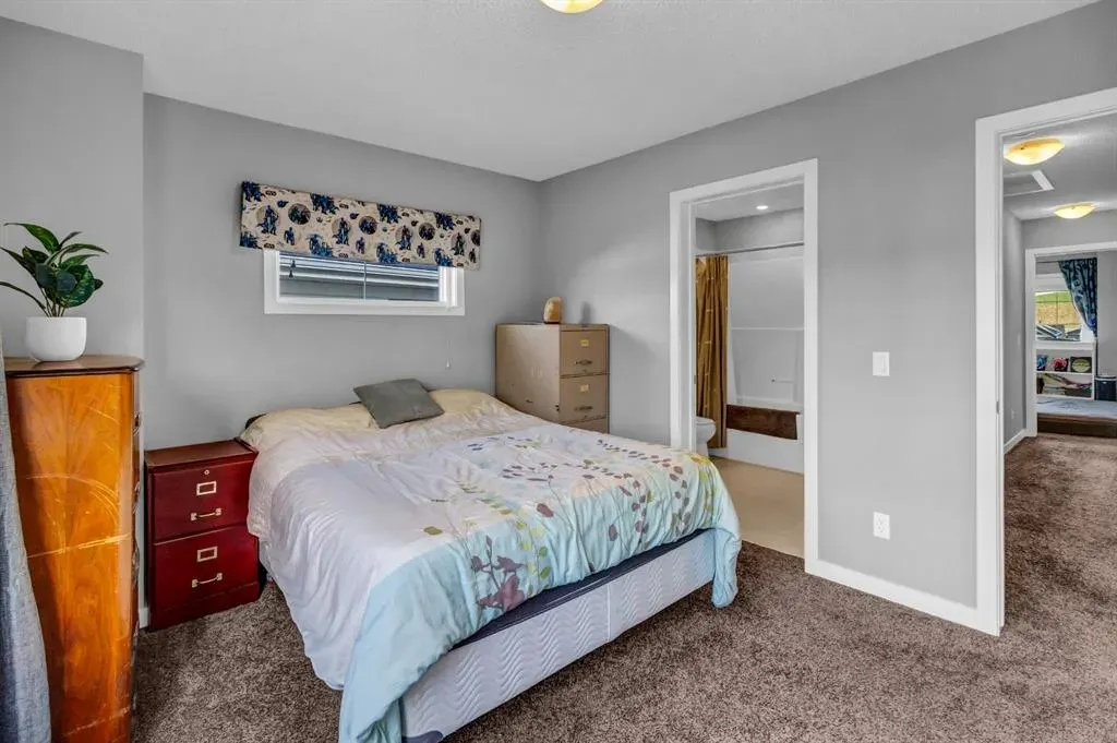 438 Nolan Hill Boulevard NW