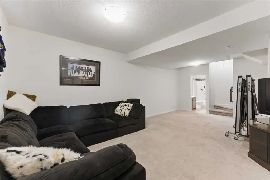 26 Mount Rae Ridge