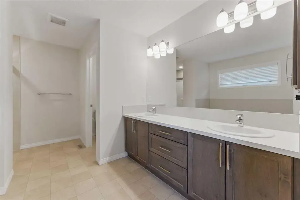 26 Mount Rae Ridge