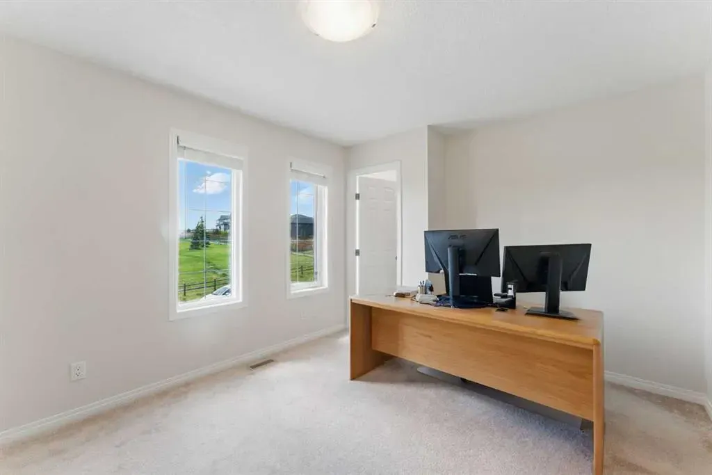 26 Mount Rae Ridge