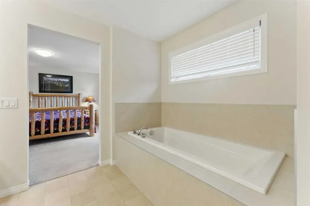 26 Mount Rae Ridge