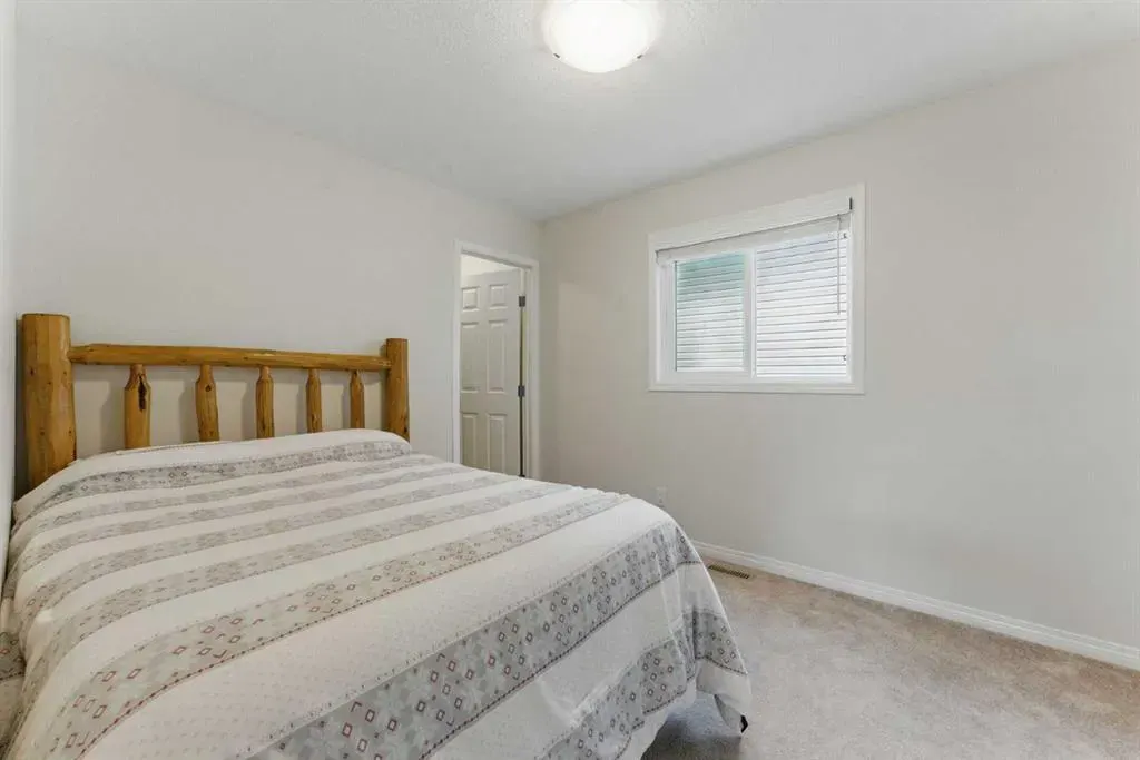 26 Mount Rae Ridge