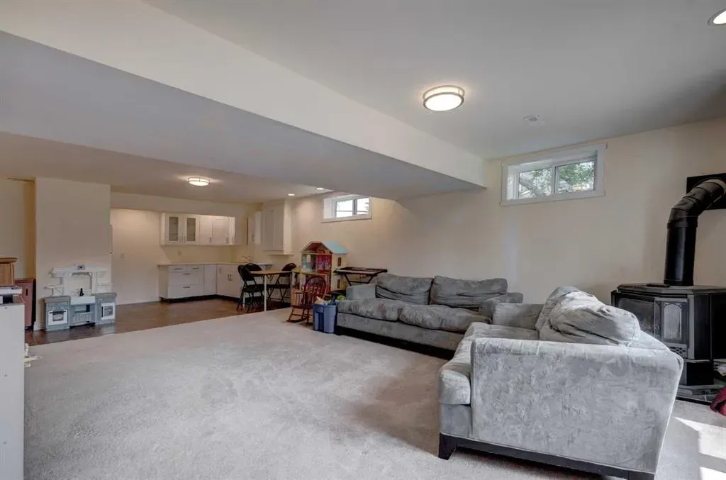 711 High Country Drive NW