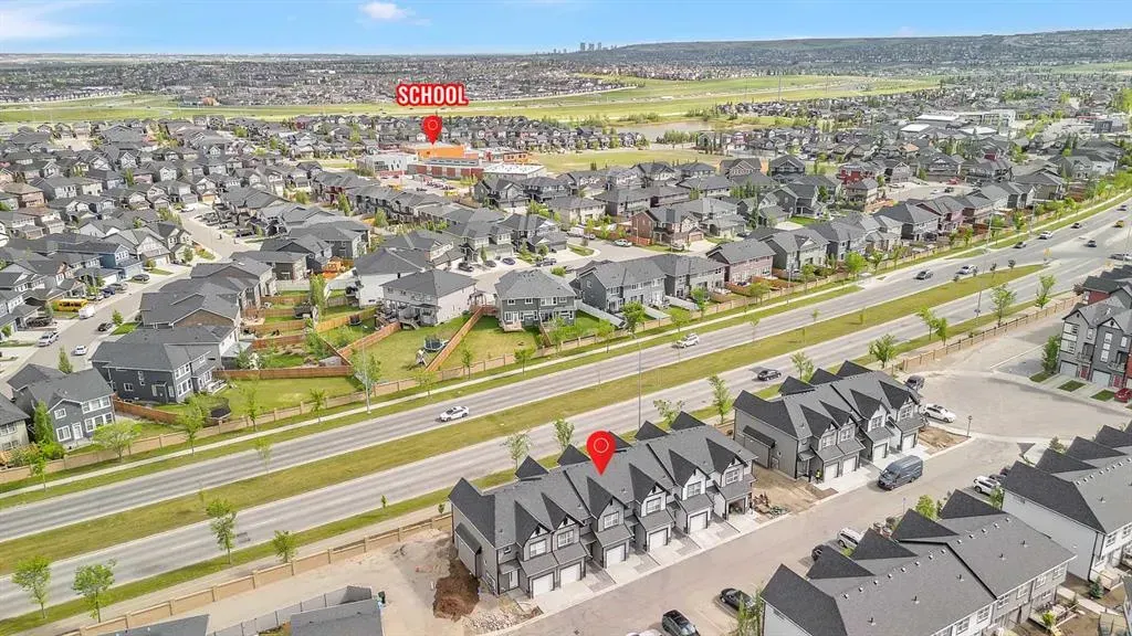 25 Evanscrest Mews NW, #407