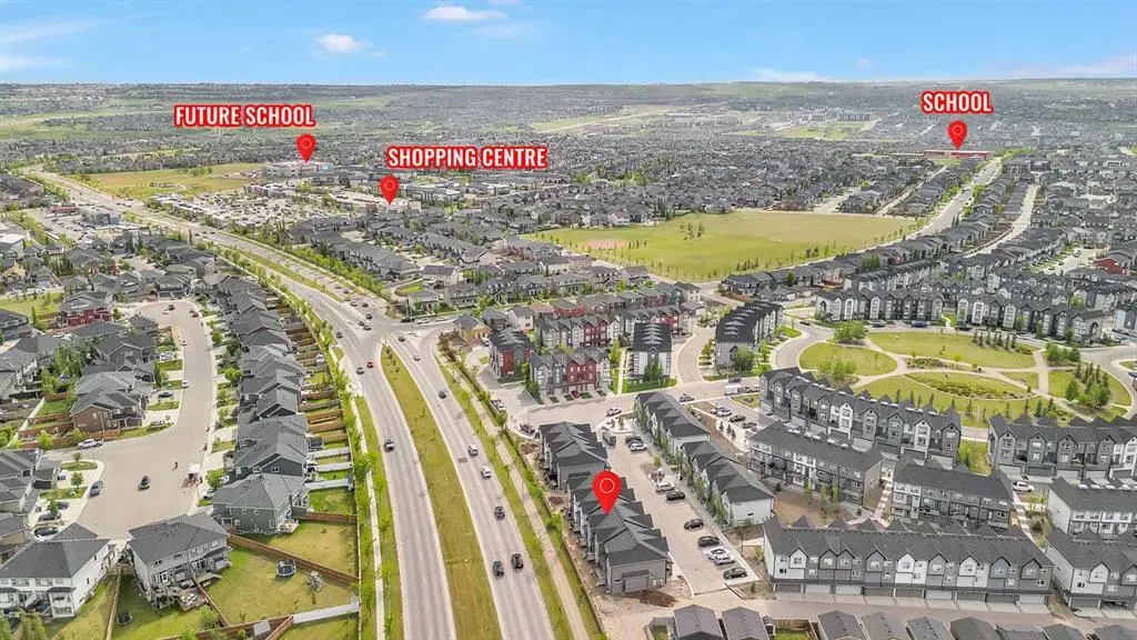 25 Evanscrest Mews NW, #407