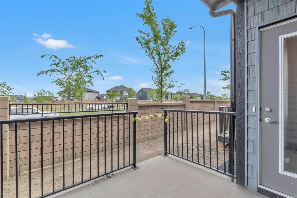 25 Evanscrest Mews NW, #407
