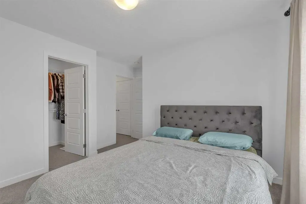 25 Evanscrest Mews NW, #407