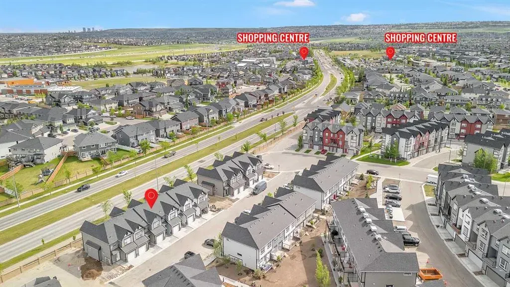 25 Evanscrest Mews NW, #407