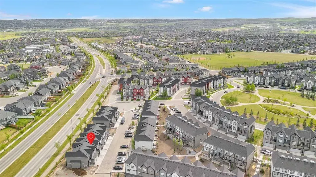 25 Evanscrest Mews NW, #407