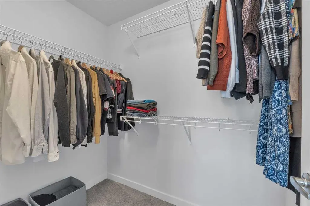 25 Evanscrest Mews NW, #407