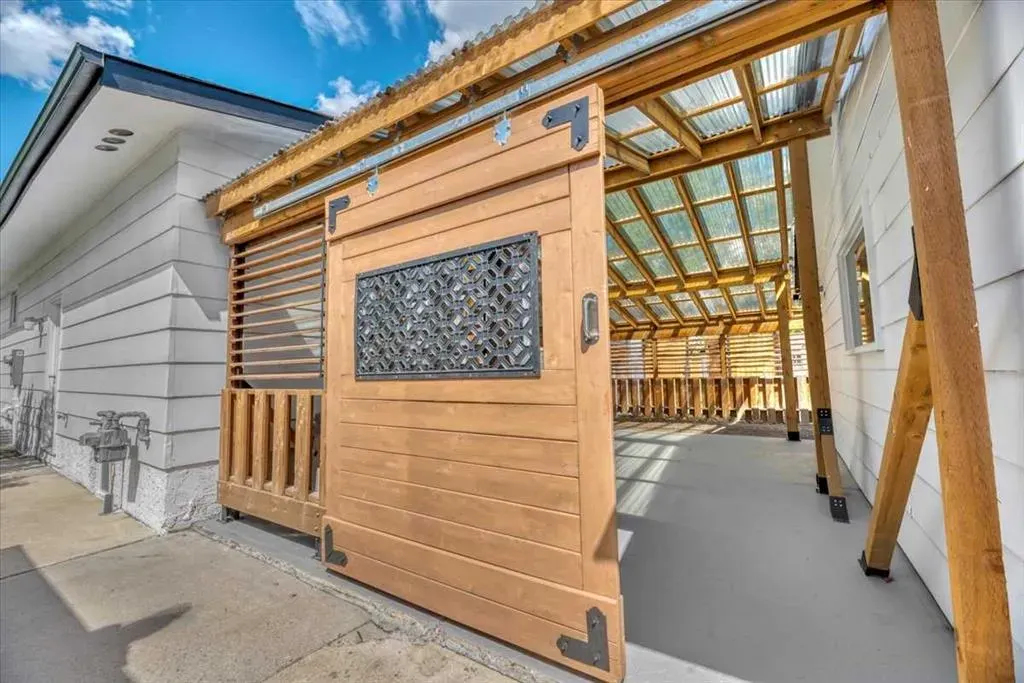 933 Macleod Trail SW