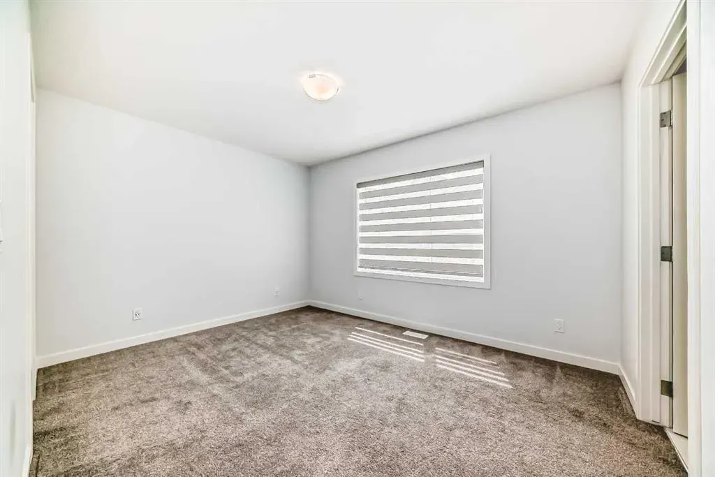 75 Evanscrest Common NW, #106
