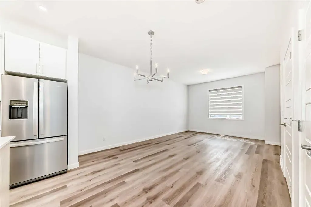 75 Evanscrest Common NW, #106
