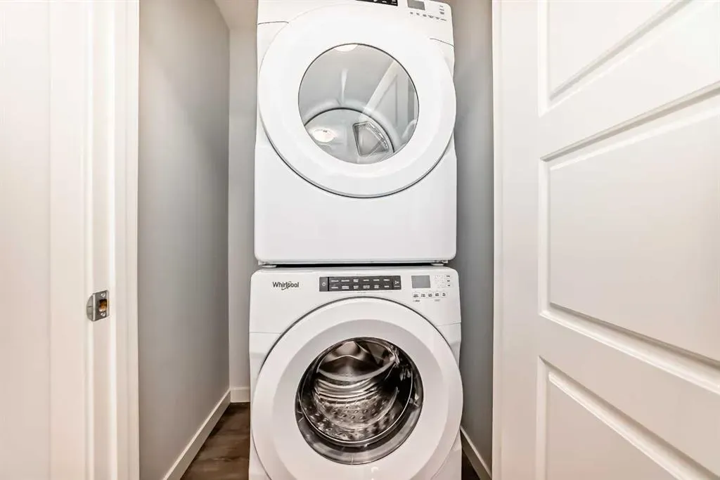 75 Evanscrest Common NW, #106