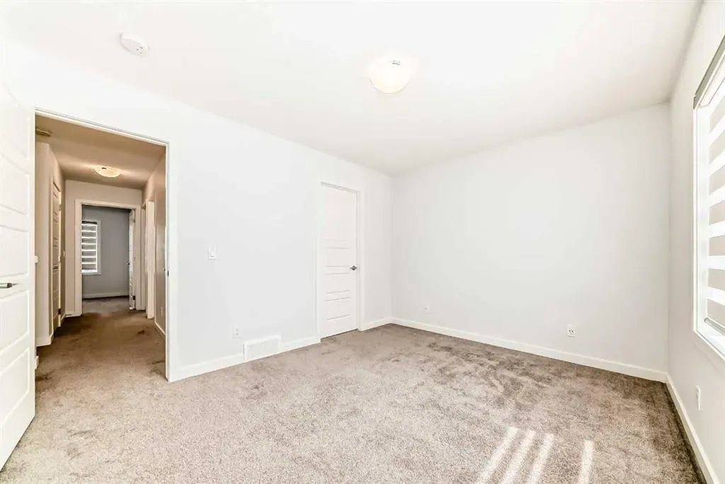 75 Evanscrest Common NW, #106