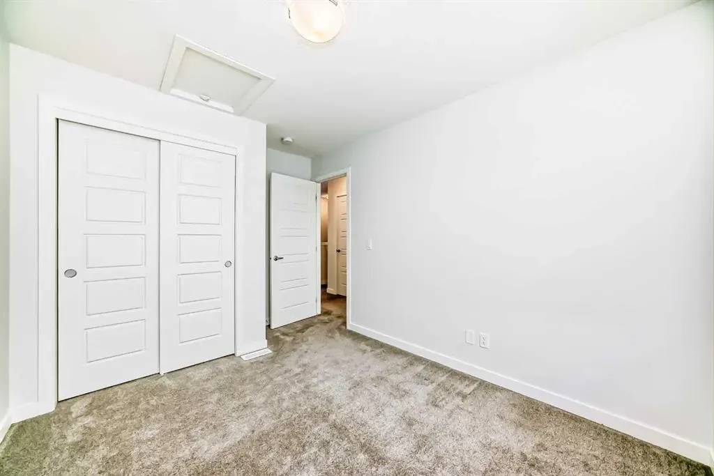 75 Evanscrest Common NW, #106