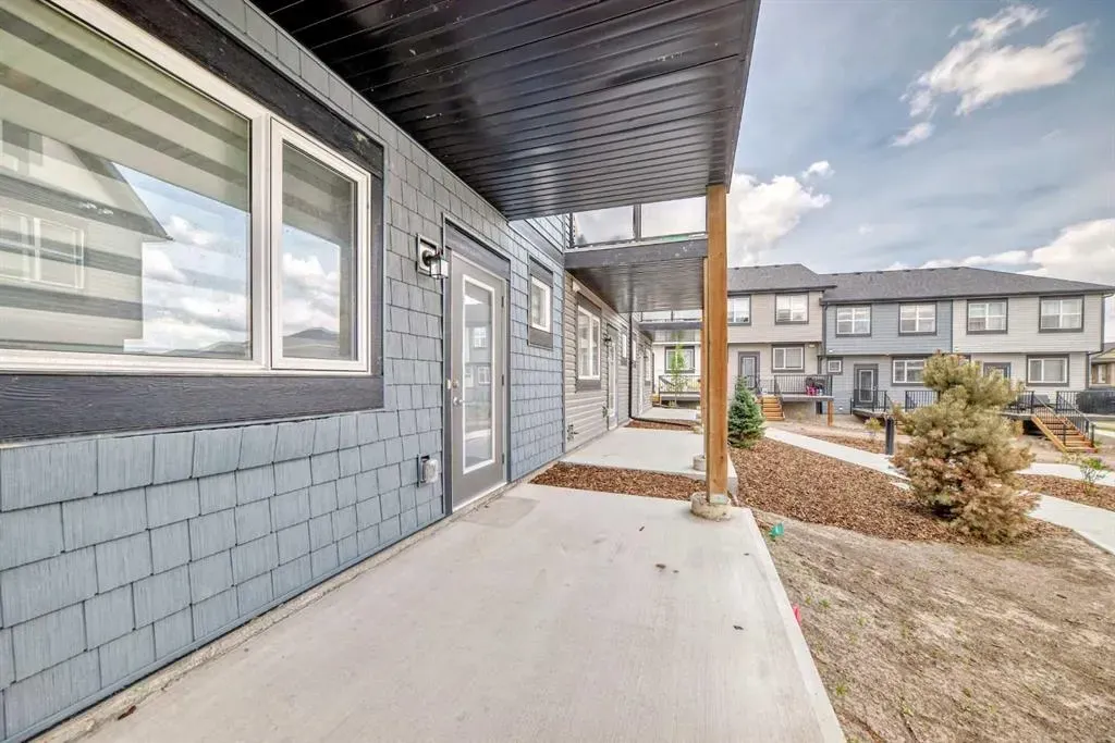 75 Evanscrest Common NW, #106