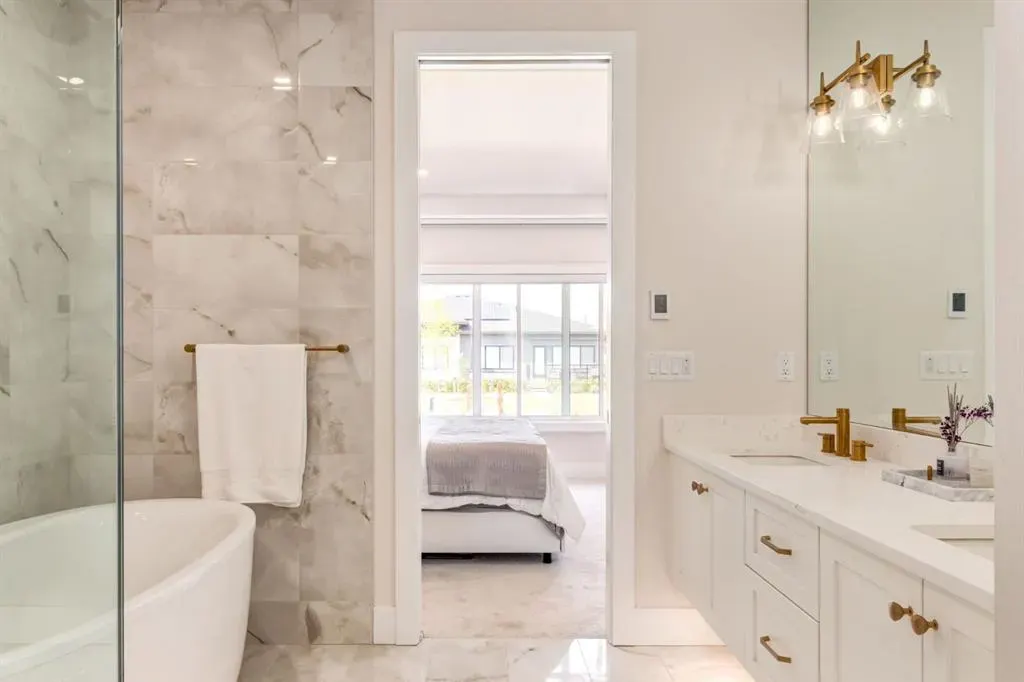 213 Marina Cove SE