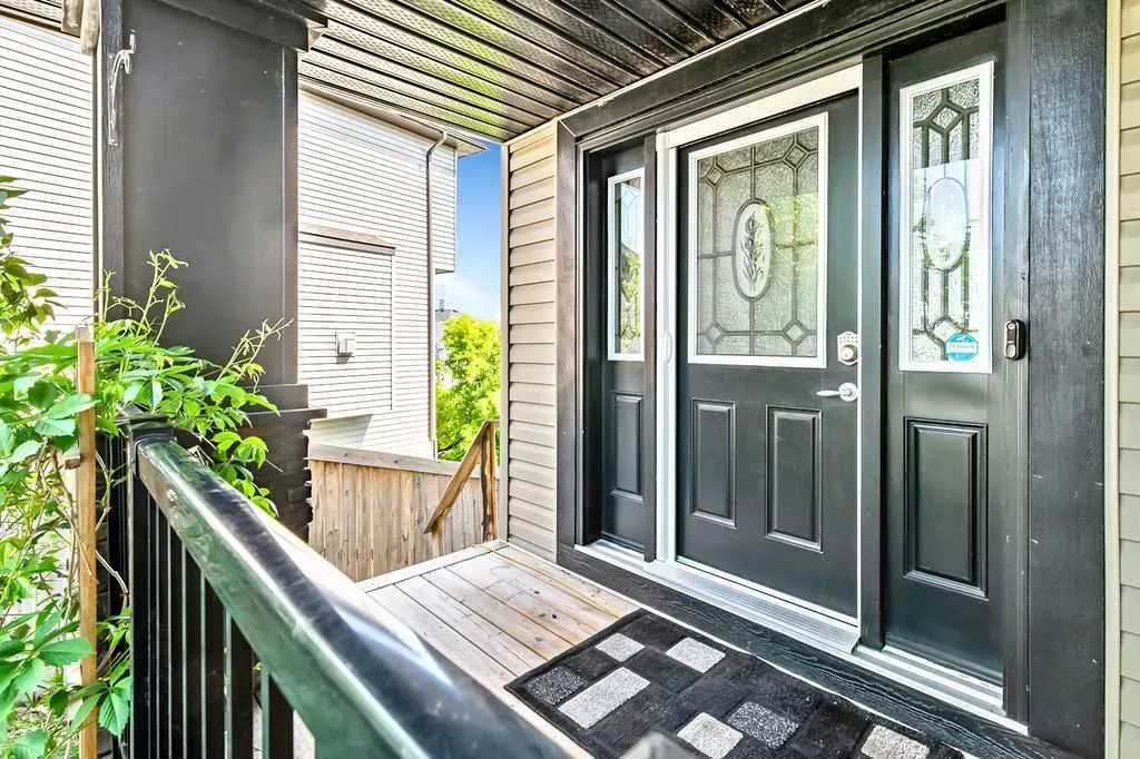 521 Westmount Close