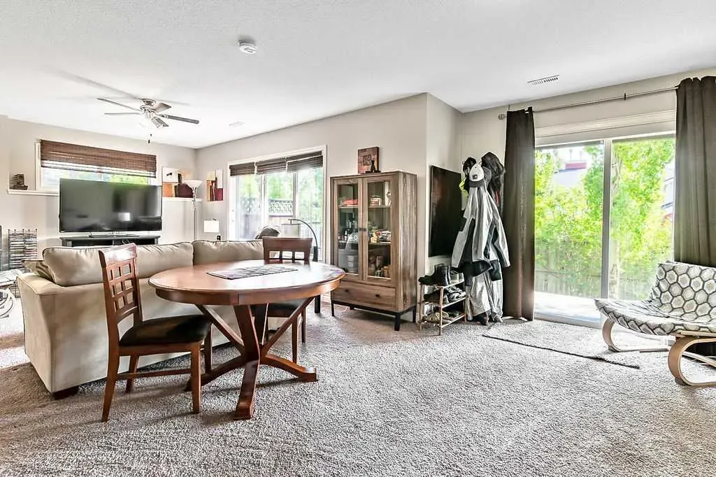 521 Westmount Close