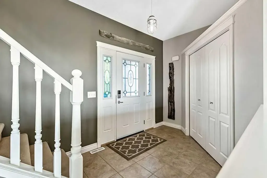 521 Westmount Close