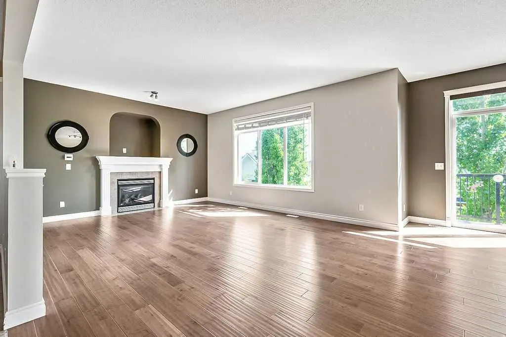 521 Westmount Close