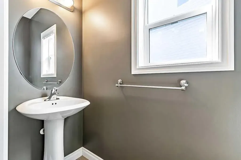 521 Westmount Close