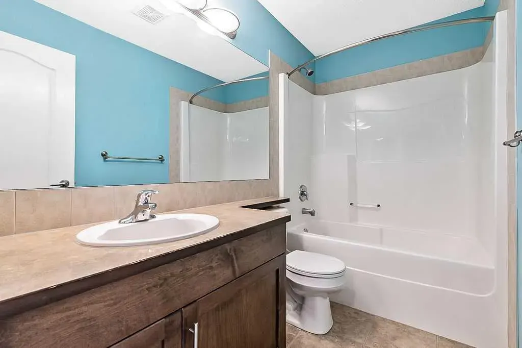 521 Westmount Close
