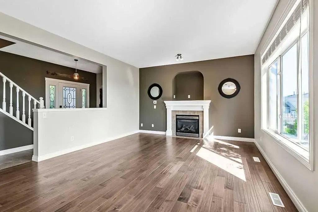 521 Westmount Close